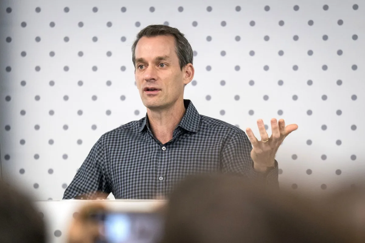 Editorial image for Jeff Dean Leaves Google After 27 Years to Launch Discovery Loop